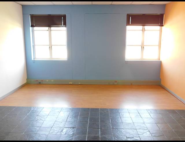 185M² OFFICE TO LET IN HYDE PARK